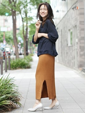 「スリット」｜「アイテム（その他トップス）」を使った、フェリーニさん（レディース・164cm）の秋コーディネート
