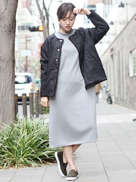 「アイテム（ノーカラージャケット、グレー系）」を使った、フェリーニさん（レディース・164cm）の冬コーディネート