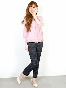 「アイテム（シャツ/ブラウス、ピンク系）」を使った、フェリーニさん（レディース・162cm）の冬コーディネート
