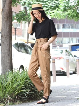 「FELLINI（フェリーニ）のアイテム（パンツ）」を使った、フェリーニさん（レディース・162cm）の秋コーディネート