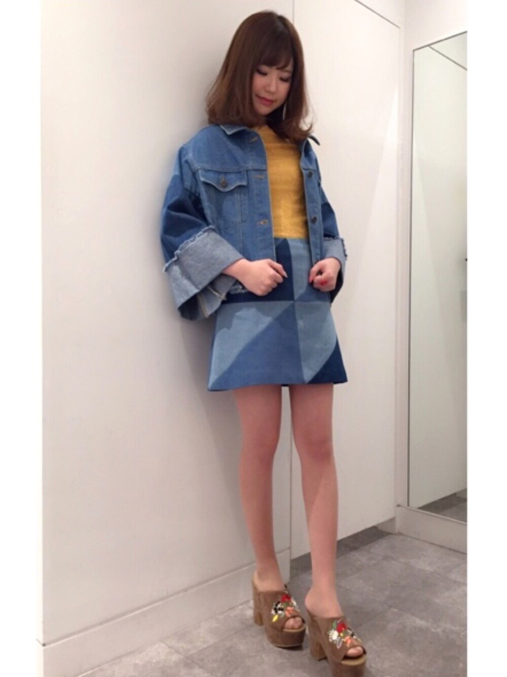 「カジュアル、outfit、denim、レディアゼル、RedyAzel、BSTR、トレンド、ビックシルエット、デニムジャケット」｜「REDYAZELのリメイク風デニムジャケット（デニムジャケット、ブルー系）」を使った、miri♡さん（レディース・160cm）の春コーディネートの1枚目の写真