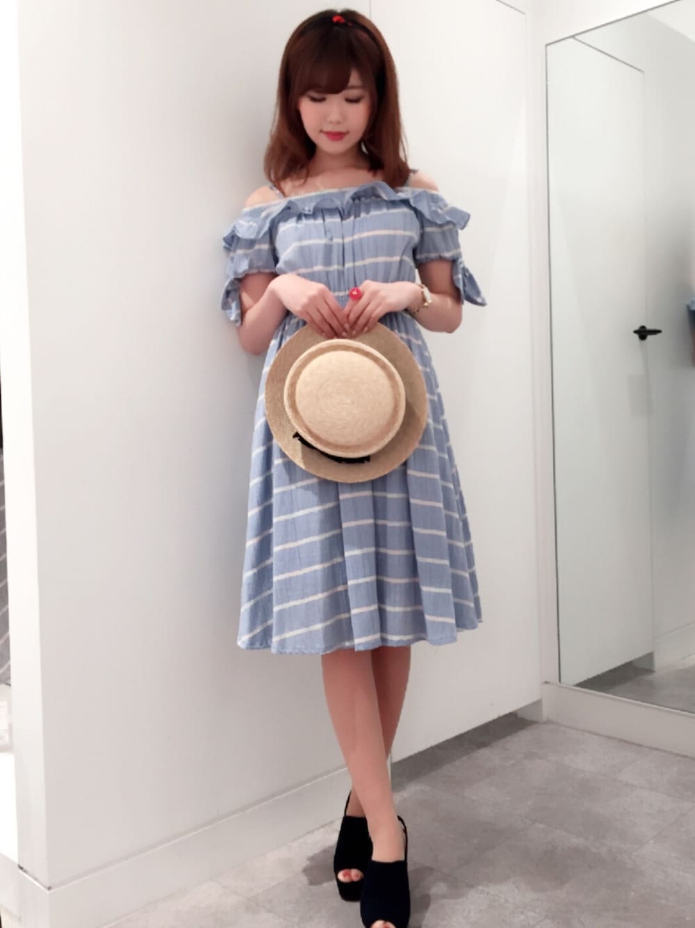 「夏、オフショル、ワンピース、ボーダー、BSTR、レディアゼル、RedyAzel、カンカン帽、リボン、outfit」｜「REDYAZELのアイテム（ワンピース、ブルー系）」を使った、miri♡さん（レディース・160cm）の春コーディネートの1枚目の写真