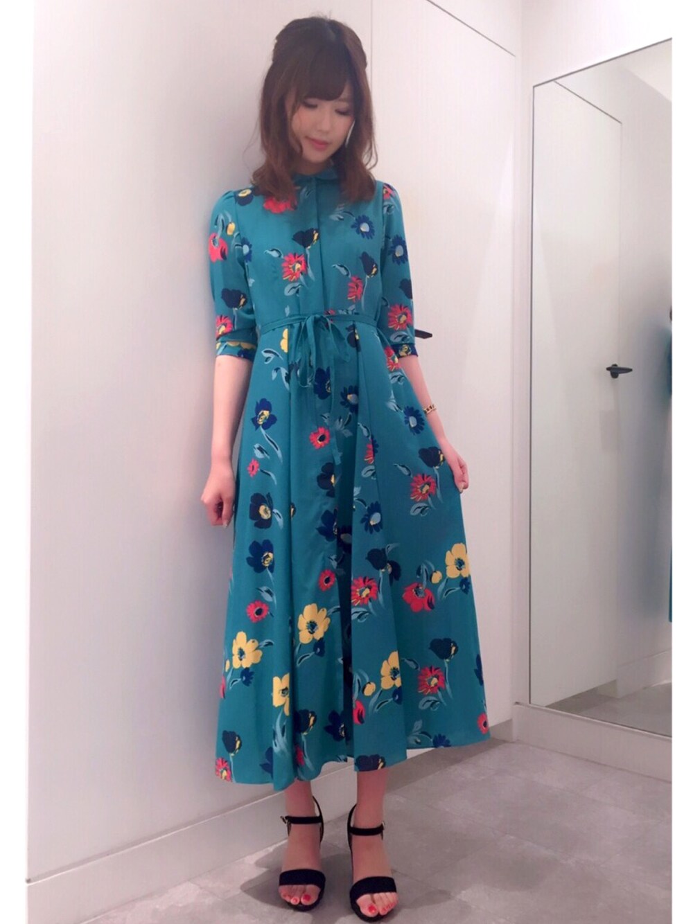 「オトナ女子、レトロ、シャツワンピース、BSTR、レディアゼル、RedyAzel、グリーン、フラワープリント、休日スタイル、outfit」｜「REDYAZELのレトロフラワーシャツワンピース（ワンピース、グリーン系）」を使った、miri♡さん（レディース・160cm）の夏コーディネートの1枚目の写真