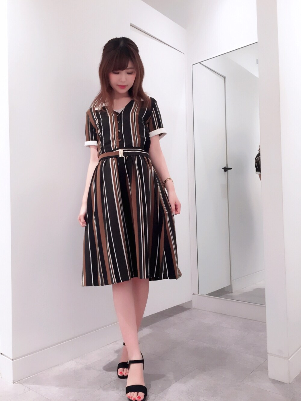 「秋、ootd、カーキ、シャツワンピ、レトロ、BSTR、レディアゼル、RedyAzel、雑誌掲載、ストライプ」｜「REDYAZELのアイテム（ワンピース、その他）」を使った、miri♡さん（レディース・160cm）の秋コーディネートの1枚目の写真