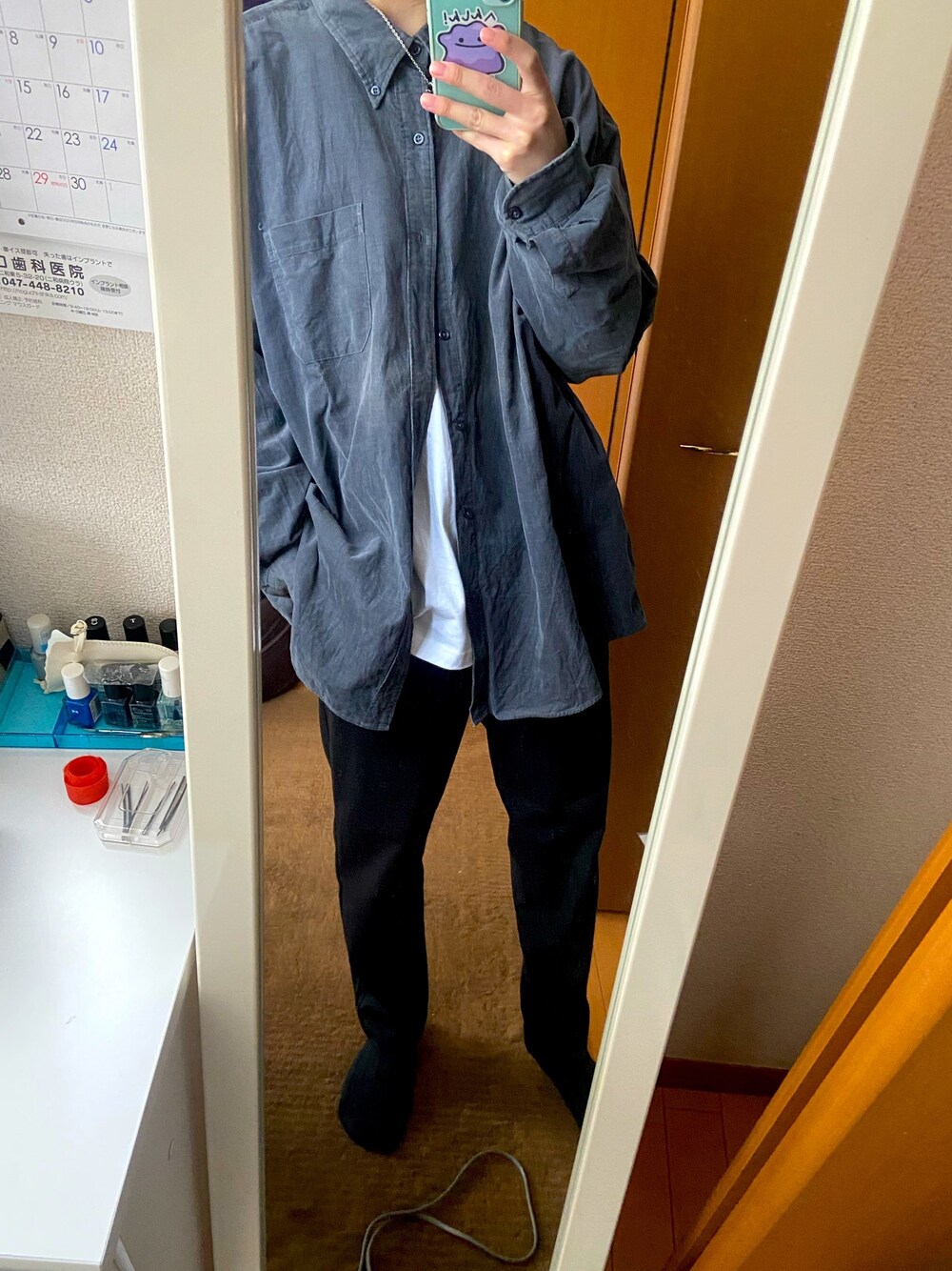「ストリート、モノトーン」｜「GUのアイテム（その他パンツ、ブラック系）」を使った、ゆうさん（メンズ・168cm）の春コーディネートの1枚目の写真