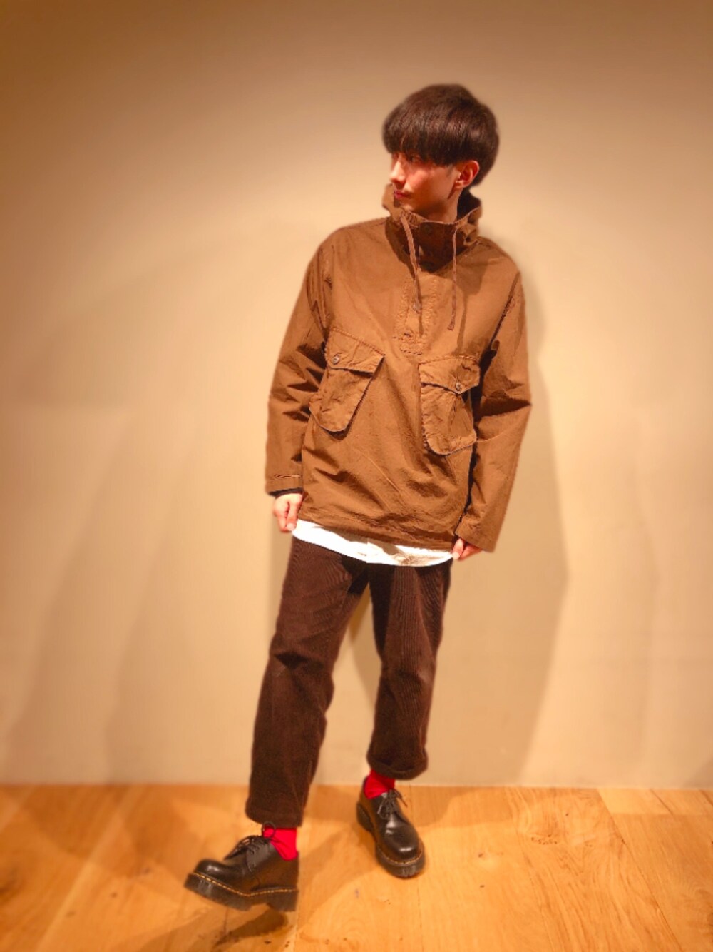 「ブラウン色に染まれ、オトナカジュアル、春コーデ、ライトオン、Right-on、オーバーサイズ、ブラウン、Dr.Martens、シンプルコーデ」｜「Right-onのアイテム（ジャケット/アウター、ブラウン系）」を使った、だいちゃんさん（メンズ・173cm）の冬コーディネートの1枚目の写真
