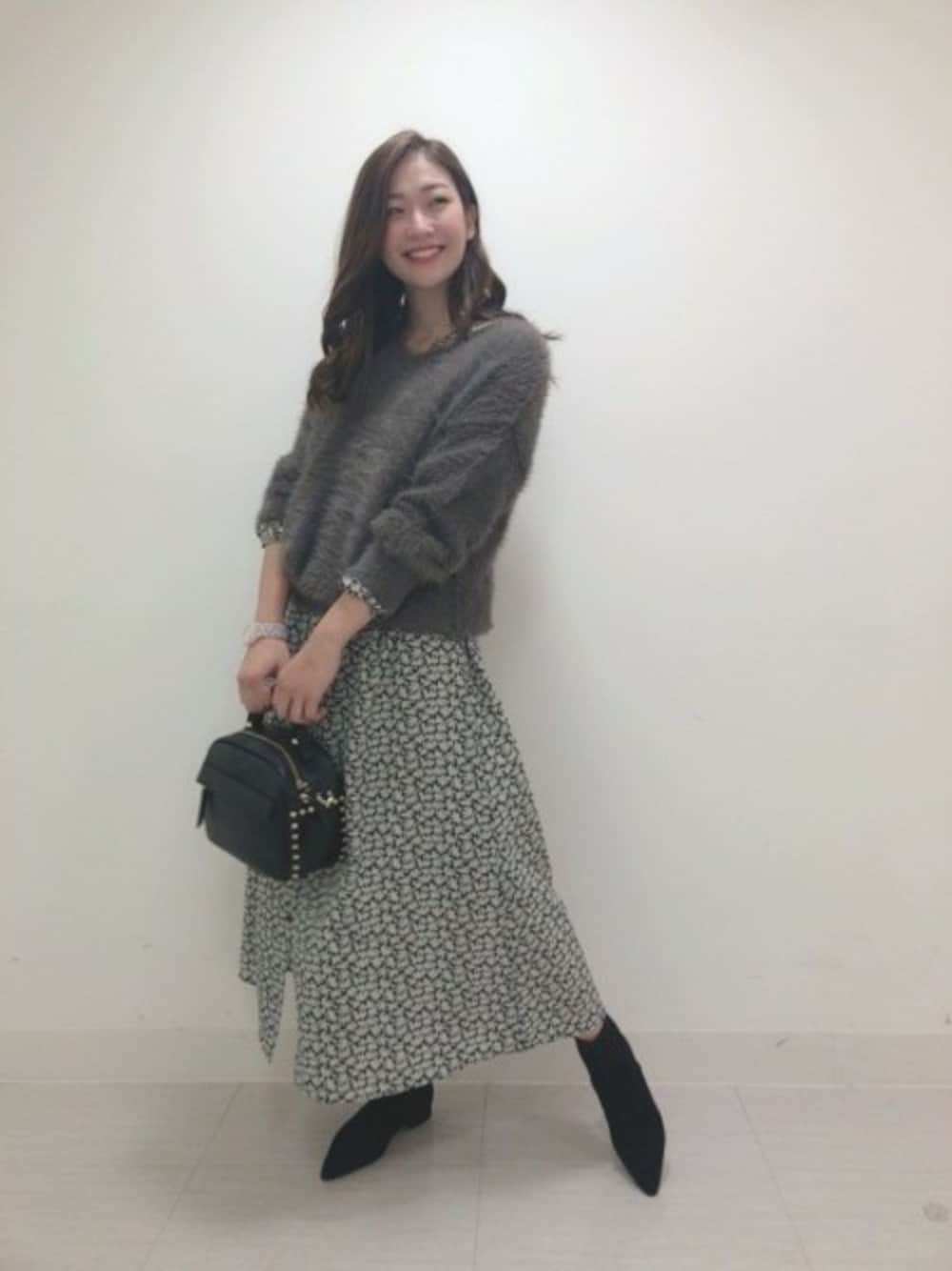 「大人カジュアル、バンヤードストーム(BARNYARDSTORM)、スカートスタイル、小花柄、モノトーンコーデ、小花柄ワンピース」｜「BARNYARDSTORMのBARNYARDSTORM / 小花柄ワンピース（ワンピース、ブラック系）」を使った、BARNYARDSTORM本部さん（レディース・163cm）の秋コーディネートの1枚目の写真