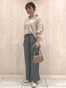 「サテンパンツ」｜「アイテム（レインシューズ）」を使った、BARNYARDSTORM本部さん（レディース・160cm）の春コーディネート
