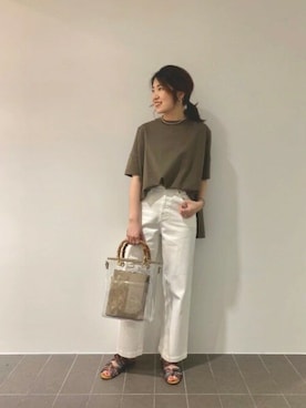 「カーキ×ホワイト」｜「アイテム（サンダル）」を使った、BARNYARDSTORM本部さん（レディース・158cm）の春コーディネート