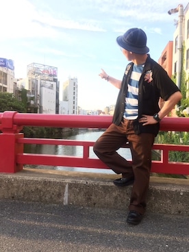 「刺繍」｜「アイテム（チノパンツ）」を使った、kawakamiさん（メンズ・171cm）の夏コーディネート