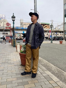 「アイテム（チノパンツ、ゴールド系）」を使った、kawakamiさん（メンズ・171cm）の冬コーディネート