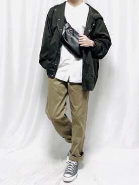 マウンテンパーカー グレー系 を使った 白シャツ の人気ファッションコーディネート Wear