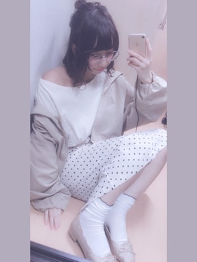 「ワンショルダー」｜「アイテム（マウンテンパーカー）」を使った、かほさんさん（レディース・165cm）の冬コーディネート