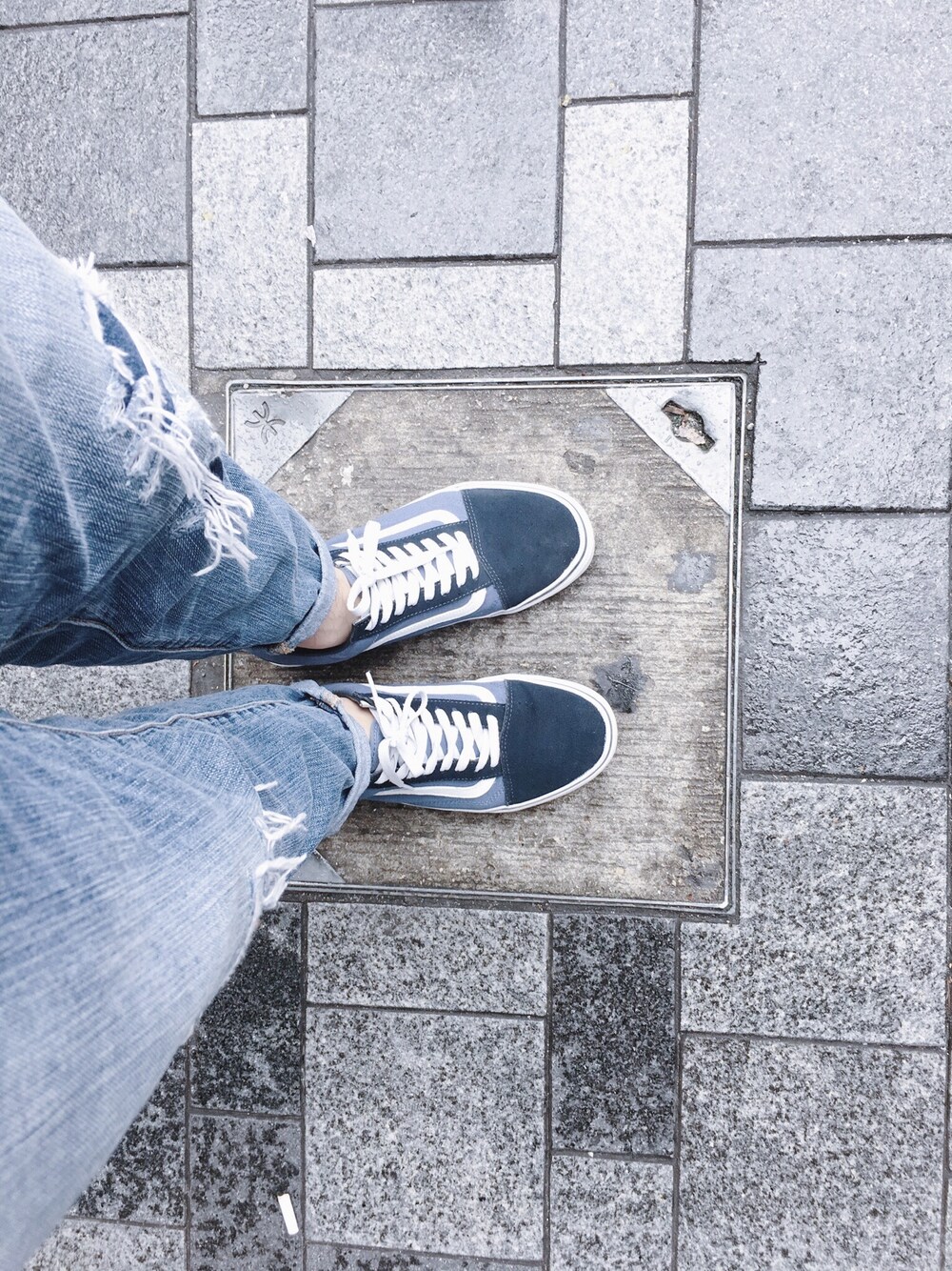 「VANSのアイテム（スニーカー、ブルー系）」を使った、MATTHEW さん（メンズ・177cm）の冬コーディネートの1枚目の写真