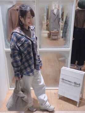 「白デニム」｜「アイテム（その他アウター）」を使った、たむら  はるかさん（レディース・154cm）の秋コーディネート