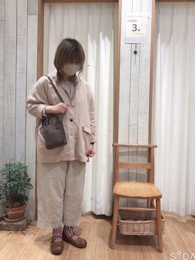 「アイテム（その他アウター、ピンク系）」を使った、たむら  はるかさん（レディース・164cm）の春コーディネート