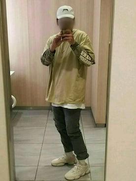 「Yeezy（イージー）のアイテム（キャップ）」を使った、じょんさん（メンズ・178cm）の秋コーディネート
