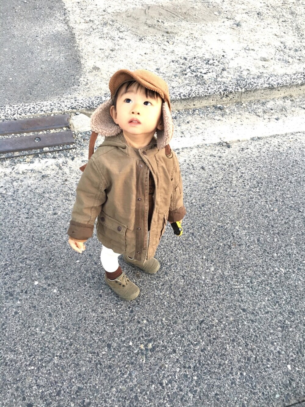 「カジュアルコーデ、キッズコーデ、キッズファッション、プチプラ、monmimi、おとこのこ、1歳、1歳6ヶ月、ザラキッズ、フライトキャップ」｜「MARKEY'Sのアイテム（キャップ、ブラウン系）」を使った、shskさん（キッズ・80cm）の秋コーディネートの1枚目の写真