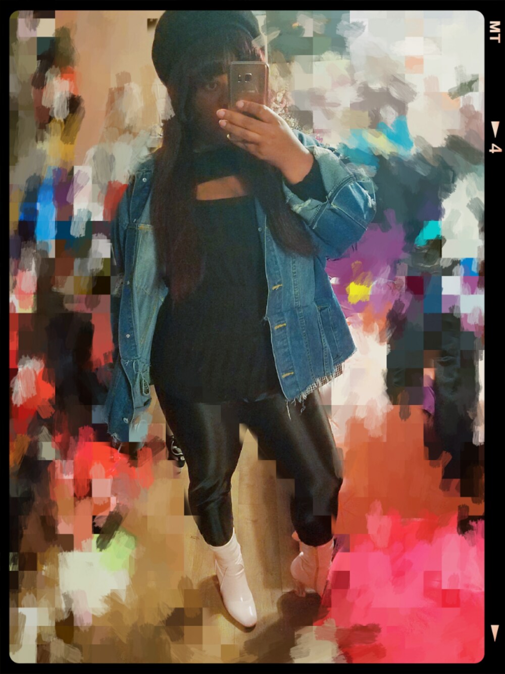 「denim、ALLBLACK、disco pants、beret、chubby」｜「FOREVER 21のアイテム（デニムジャケット、ブルー系）」を使った、Dani Himeさん（レディース・168cm）の秋コーディネートの1枚目の写真