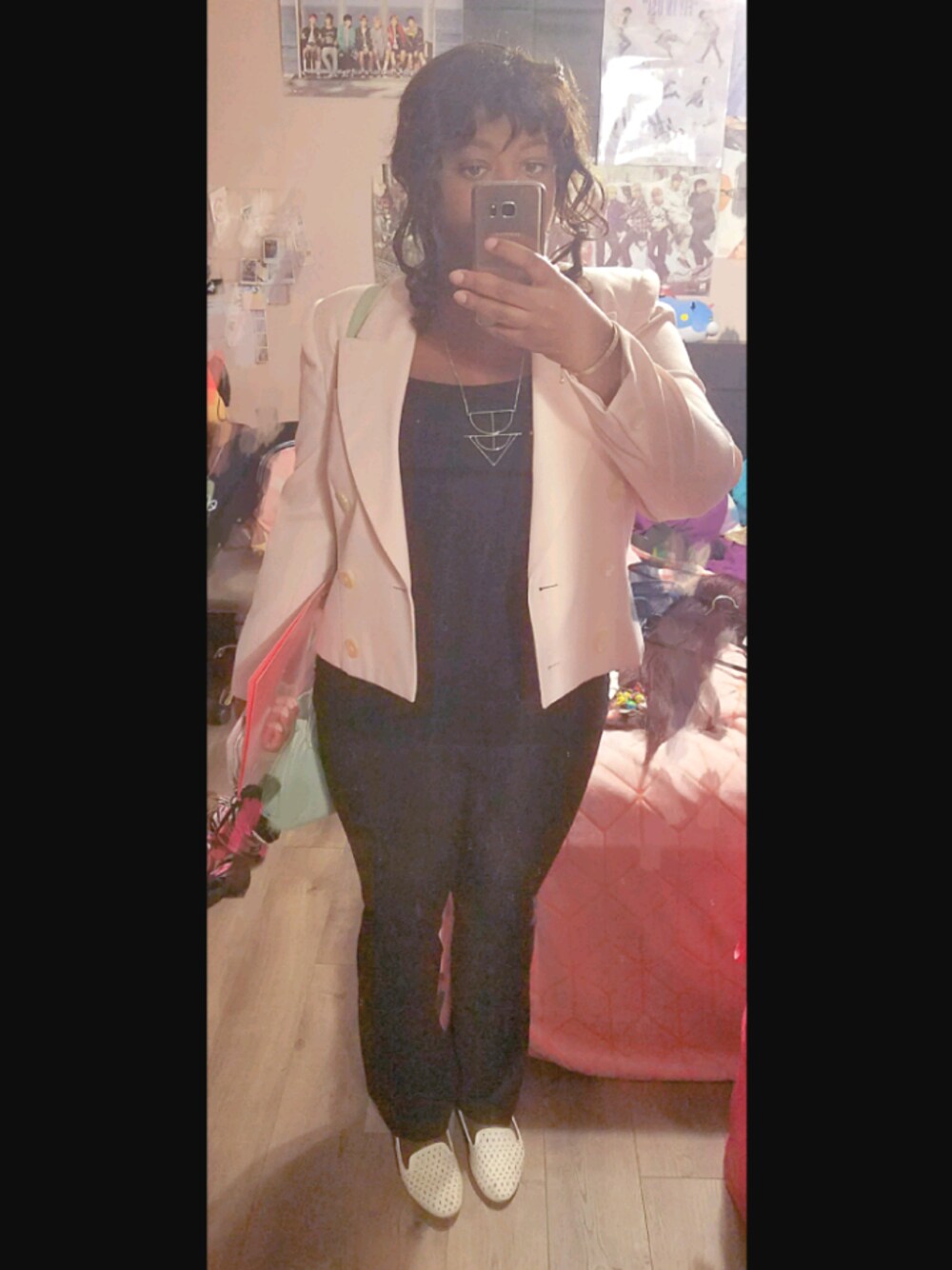 「business casual、pink、blazer」｜「New York & Companyのアイテム（その他パンツ、ブラック系）」を使った、Dani Himeさん（レディース・168cm）の秋コーディネートの1枚目の写真