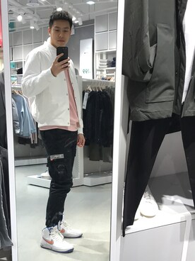 「iT（イット）のアイテム（パンツ）」を使った、大寶さん（メンズ・180cm）の冬コーディネート