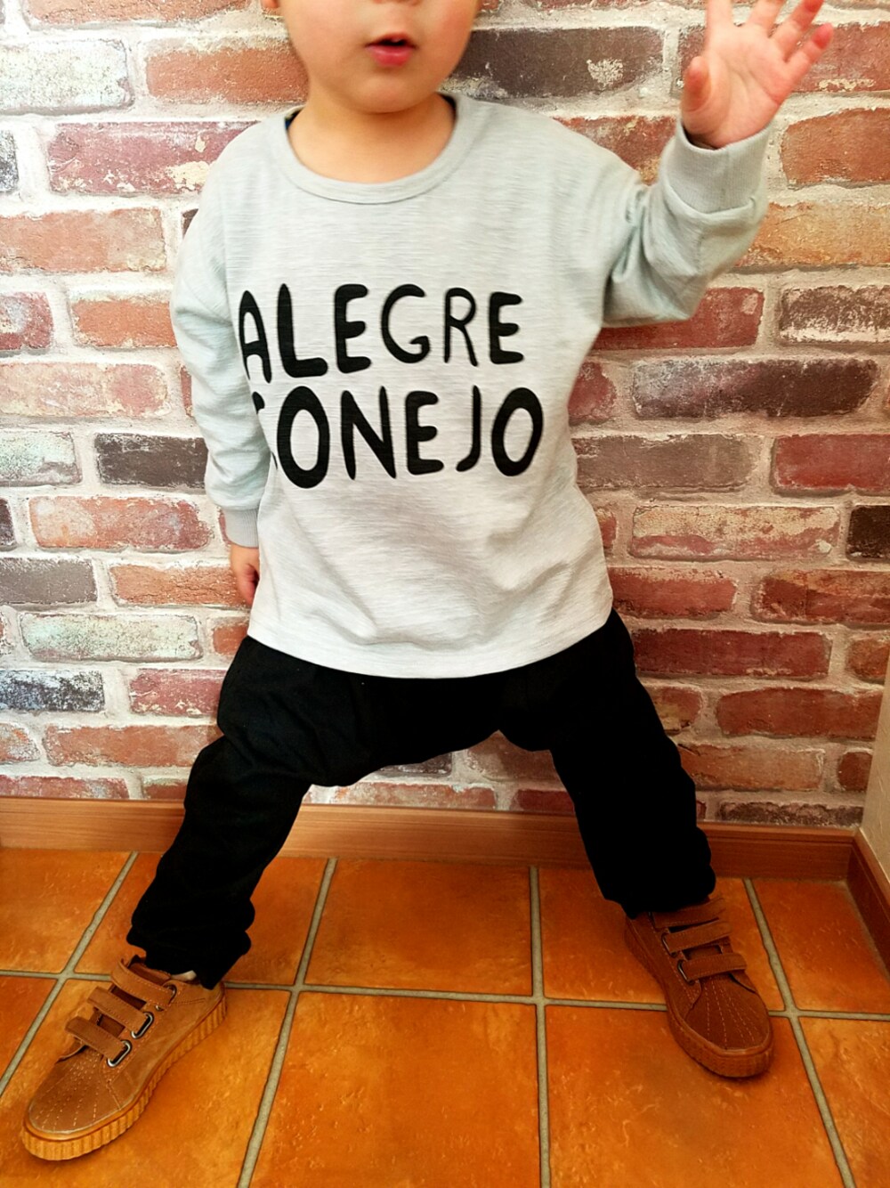 「キッズファッション、男の子、3歳児、サルエル、bobo風、ベロクロスニーカー」｜「azureのアイテム（パンツ、ブラック系）」を使った、hina⭐さん（キッズ・100cm）の冬コーディネートの1枚目の写真