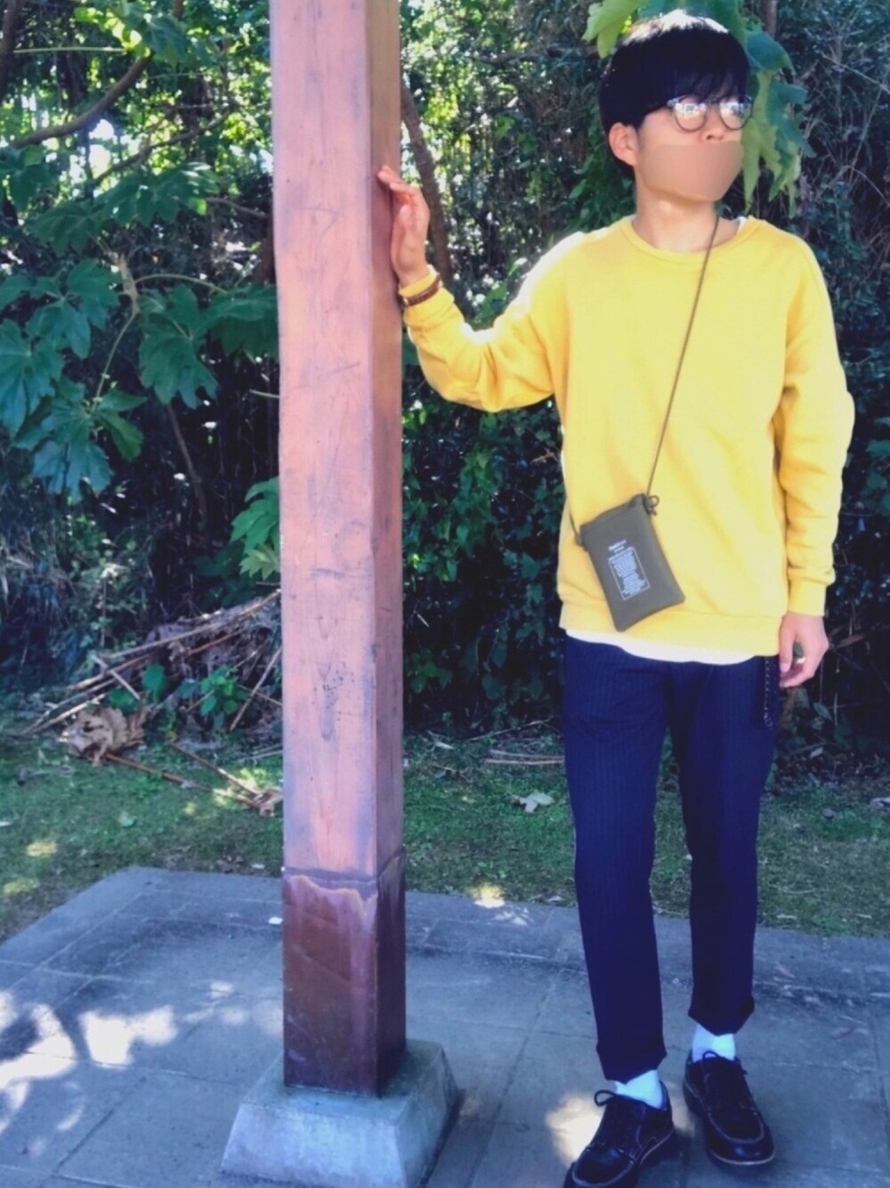 「おしゃれになりたい、自分磨き、SENSE OF PLACE by URBAN RESEAR、GU、ユニクロ、おしゃれさんと繋がりたい」｜「SENSE OF PLACE by URBAN RESEARCHのカラースウェットシャツ（スウェット、イエロー系）」を使った、コウスケさん（メンズ・168cm）の秋コーディネートの1枚目の写真