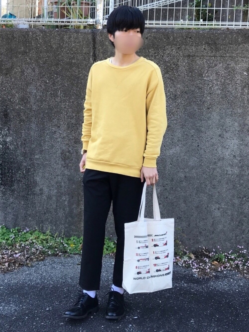 「おしゃれになりたい、自分磨き、SENSE OF PLACE by URBAN RESEAR、GU、おしゃれさんと繋がりたい、休日スタイル、冬コーデ」｜「SENSE OF PLACE by URBAN RESEARCHのカラースウェットシャツ（スウェット、イエロー系）」を使った、コウスケさん（メンズ・168cm）の冬コーディネートの1枚目の写真