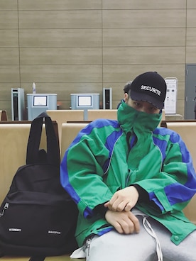 「vetements」｜「アイテム（マウンテンパーカー）」を使った、jayjoonkimさん（メンズ・177cm）の春コーディネート