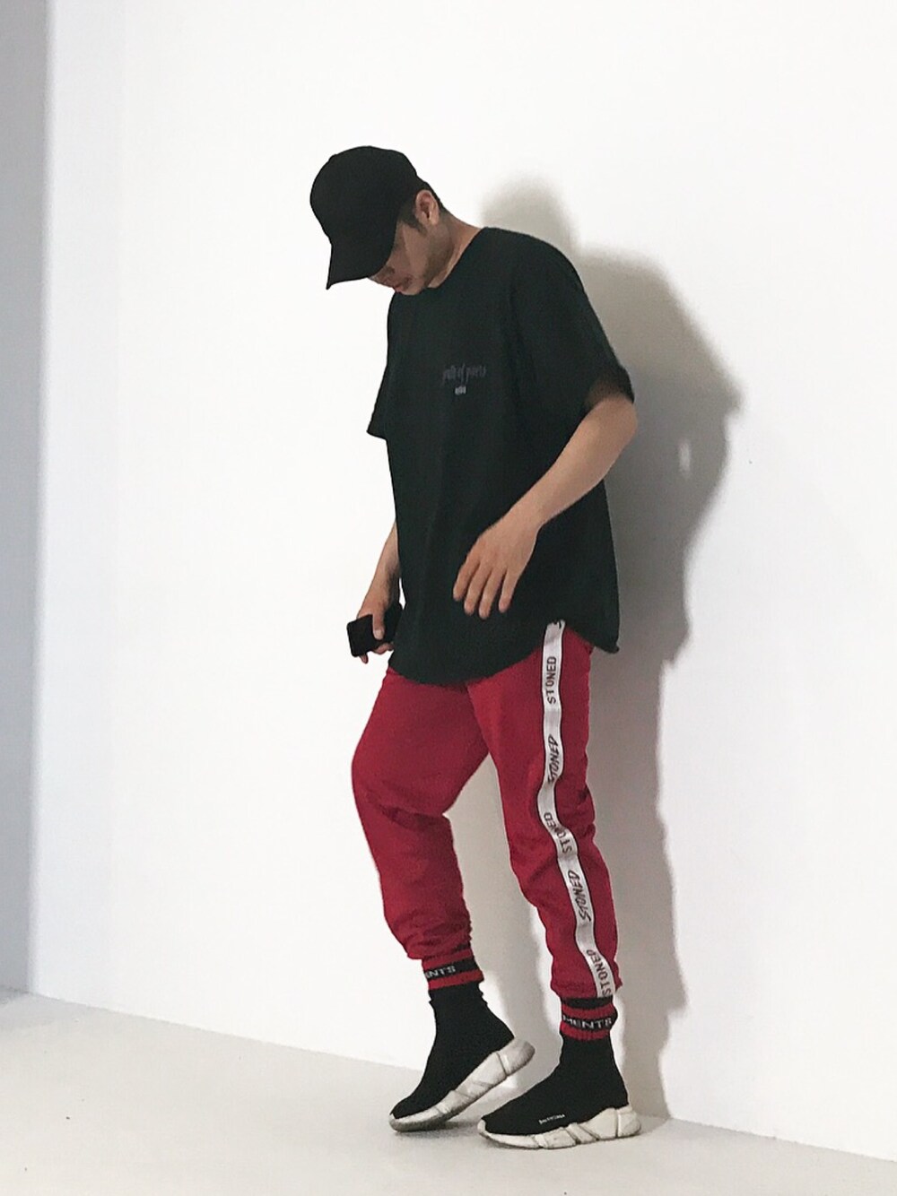 「youth of parisのアイテム（Tシャツ/カットソー、ブラック系）」を使った、jayjoonkimさん（メンズ・177cm）の夏コーディネートの1枚目の写真