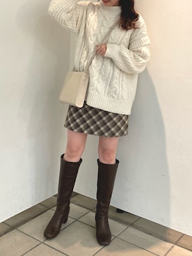 「AS KNOW AS PINKY（アズノゥアズピンキー）のふわもこモックネックニットプルオーバー（ニット/セーター、ホワイト系）」を使った、hinanoさん（レディース・156cm）の冬コーディネート