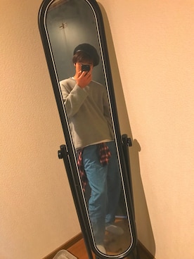 「GU（ジーユー）のアイテム（ニット/セーター、グレー系）」を使った、野田はるとさん（メンズ）の夏コーディネート