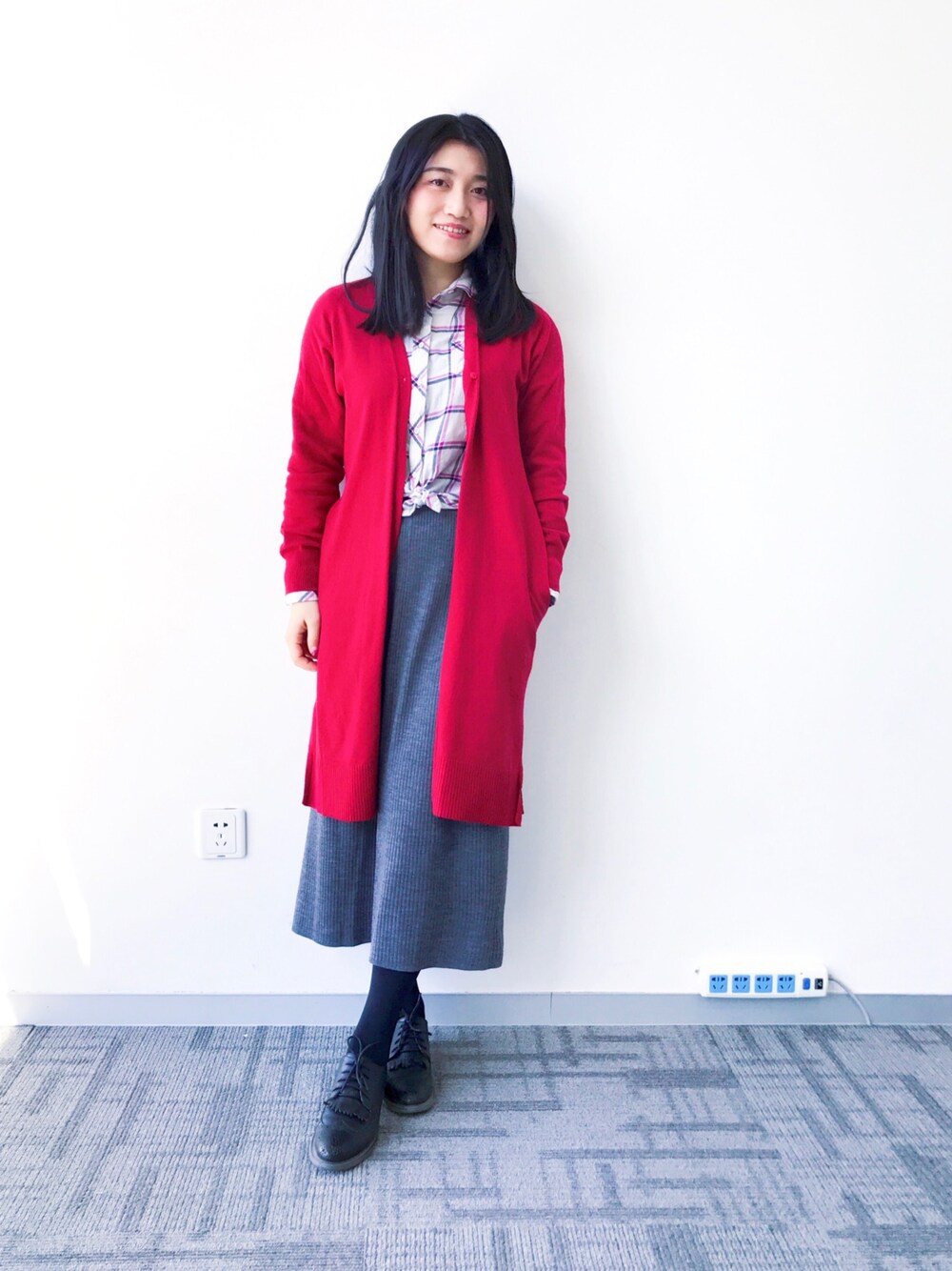 「シンプルコーデ、大人カジュアル、パンツスタイル」｜「GUのアイテム（トップス、レッド系）」を使った、肉兔酱さん（レディース・159cm）の冬コーディネートの1枚目の写真