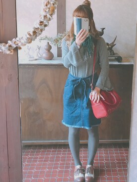 「アイテム（ボストンバッグ、レッド系）」を使った、kmmyさん（レディース・155cm）の秋コーディネート