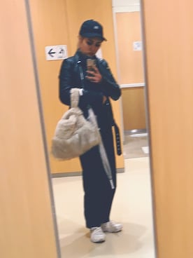 「TRUNC（トランクエイティーエイト）のアイテム（ハンドバッグ）」を使った、𝐑𝐈𝐈（rina tokiai）さん（レディース・163cm）の冬コーディネート