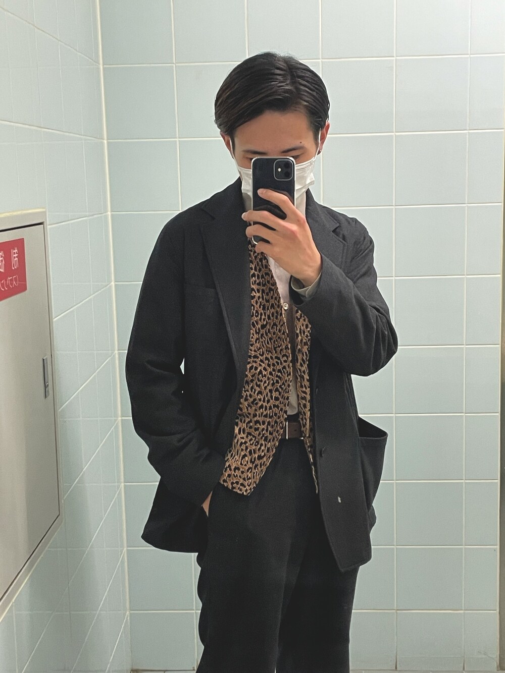 AURALEEのテーラードジャケット（グレー系）を使った人気ファッション