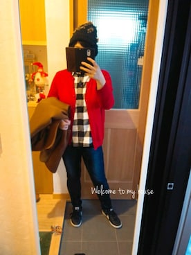 「AEON STYLE（イオンスタイル）のアイテム（カーディガン/ボレロ、レッド系）」を使った、canさん（レディース・167cm）の冬コーディネート