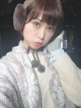 「Thursday islandのアイテム（ヘアバンド、ブラウン系）」を使った、fiona🍮さん（レディース・168cm）の冬コーディネート