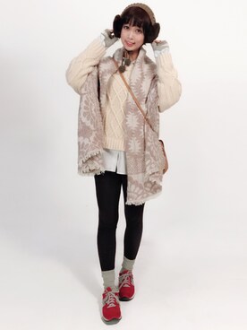 「ZARA（ザラ）のアイテム（ストール/ショール、ベージュ系）」を使った、fiona🍮さん（レディース・168cm）の冬コーディネート