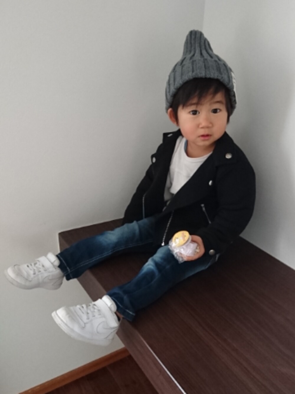 「カジュアル、3歳、男の子、ライダース、ニット帽、キッズコーデ、プチプラ」｜「Birthdayのアイテム（ライダースジャケット、ブラック系）」を使った、yuriha☆さん（キッズ・90cm）の冬コーディネートの1枚目の写真