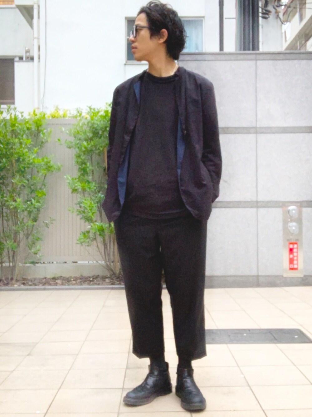 「お洒落さんとつながりたい、キレイめ、大人コーデ、セットアップ、セミフォーマル」｜「KRIS VAN ASSCHEのアイテム（ブーツ、ブラック系）」を使った、YouTuber美容師テラヤマジック相互さん（メンズ・172cm）の冬コーディネートの1枚目の写真
