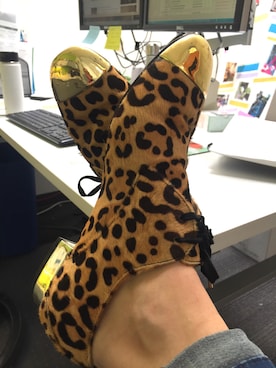 「Ted Baker（テッドベーカー）のアイテム（その他シューズ）」を使った、Taryn Johnsonさん（レディース・170cm）の春コーディネート