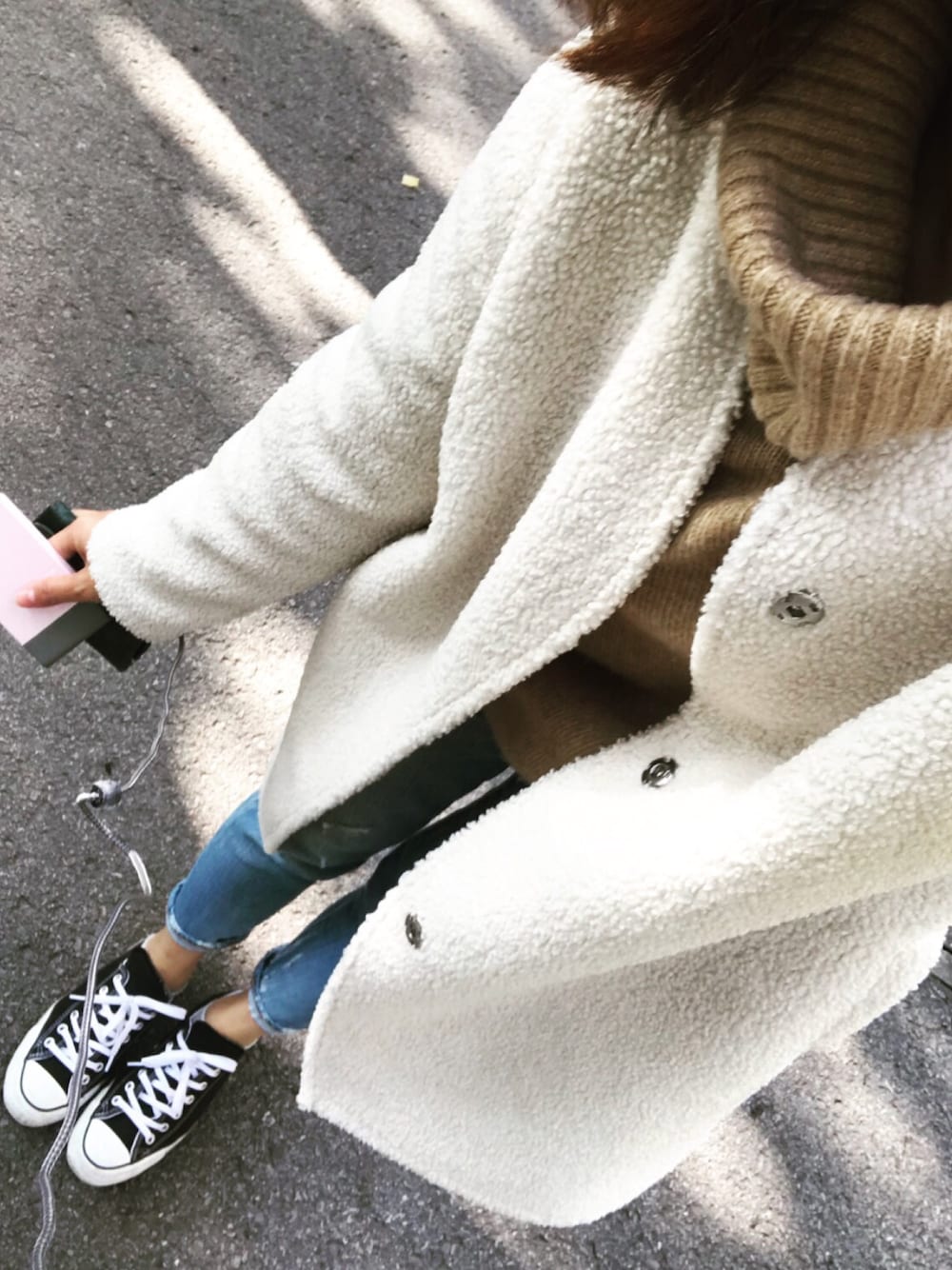 「UNIQLO、H&M、converse、moussy」｜「UNIQLOのフリースコーディガン（長袖）（その他アウター、ホワイト系）」を使った、mizichen♡̆̈さん（キッズ・120cm）の秋コーディネートの1枚目の写真