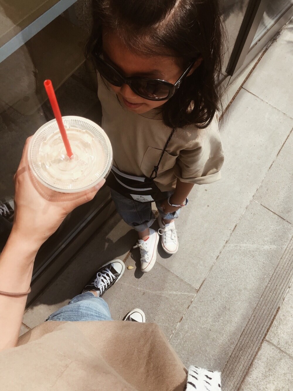 「converse、RADCHAP、Gregory、devirock、JINS、GU」｜「GREGORYのGREGORY: SACOCHE LT(サコッシュ LT)（ショルダーバッグ、ブラック系）」を使った、mizichen♡̆̈さん（キッズ・120cm）の春コーディネートの1枚目の写真