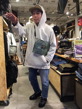 「Levis」｜「アイテム（ブルゾン）」を使った、funatoさん（メンズ・166cm）の春コーディネート