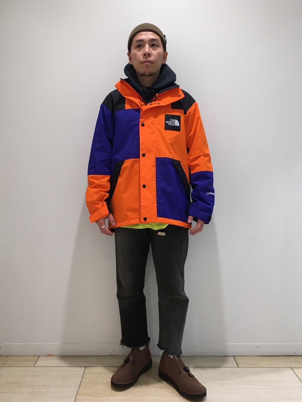「BEAVER、BEAVER名古屋、THE NORTH FACE、アウトドアスタイル、90’s、SUNNY SIDE UP、ptarmigan、大人カジュアル、マウンテンパーカー、デニムパンツ」｜「ptarmiganのptarmigan/ターミガン　別注SHERBET BOOTS SUEDE/シャーベットブーツ/デザートブーツ（ブーツ、ブラウン系）」を使った、funatoさん（メンズ・166cm）の冬コーディネートの1枚目の写真