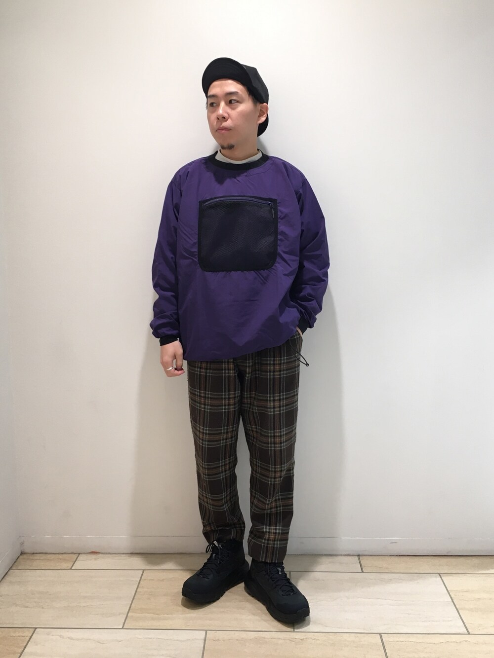 「BEAVER、BEAVER名古屋、BURLAP OUTFITTER、HOKAONEONE、ストリート、アウトドアスタイル、ブーツ、冬のコーデ、大人コーデ、アーバンアウトドア」｜「CEASTERSのCEASTERS/ケステル　2P EASY WOOL TROUSERS　ウールパンツ（その他パンツ、その他）」を使った、funatoさん（メンズ・166cm）の冬コーディネートの1枚目の写真