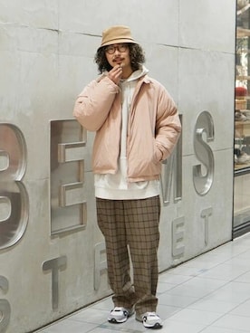 「アイテム（ダウンジャケット/コート、レッド系）」を使った、BEAMSさん（メンズ・183cm）の冬コーディネート