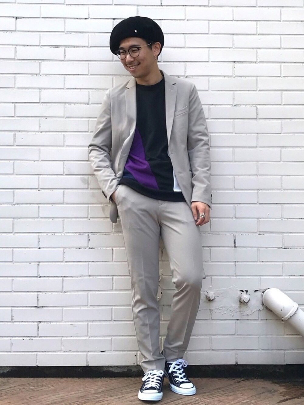 「セットアップ、ベージュ、ジャケットスタイル、キレイめ、おしゃれさんと繋がりたい、新宿ルミネエスト、tk.TAKEO KIKUCHI、スウエット、パープル」｜「tk.TAKEO KIKUCHIのLYCRA(R) モクロディジャケット（テーラードジャケット、ベージュ系）」を使った、新宿ルミネエストtkさん（メンズ・171cm）の冬コーディネートの1枚目の写真
