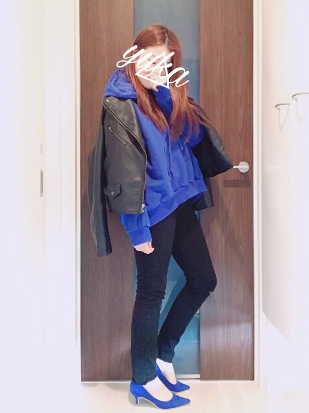 「JEANASiS、フーディー、パーカー、ローリーズファーム(LOWRYS FARM)、ライダース、UNIQLO、ダメージデニムパンツ、BLISS POINT、パンプス、アイラブメンズライク」｜「JEANASISのコクーンフーディ/766874（パーカー、ブルー系）」を使った、YukAさん（レディース・156cm）の春コーディネートの1枚目の写真